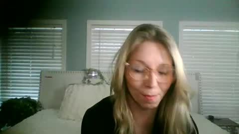 nikkib653466 online show from 01-08-26, 05:48