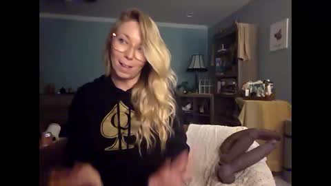nikkib653466 online show from 06-11-26, 12:32