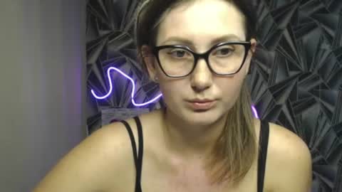 nikkikiss___ online show from 06-14-26, 04:31