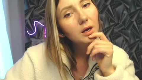nikkikiss___ online show from 06-19-26, 01:32