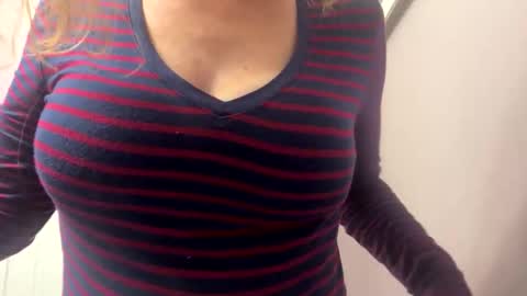 NikkiLuv online show from 11-17-25, 06:14
