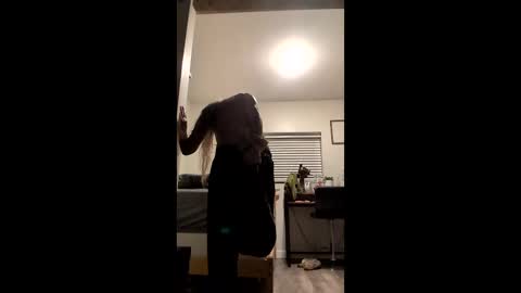 Nikki Majors online show from 03-18-26, 05:43