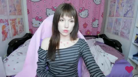 Snapshot of nikkimiltonss chatting on 05-18-26, 06:25 Nikki online show from 05-18-26, 06:25