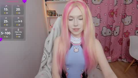 Snapshot of nikkimiltonss chatting on 07-10-26, 11:13 Nikki online show from 07-10-26, 11:13