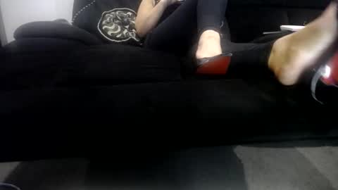 Snapshot of nikkkibabyyyy chatting on 11-16-25, 06:24 Niquita Sparkles online show from 11-16-25, 06:24