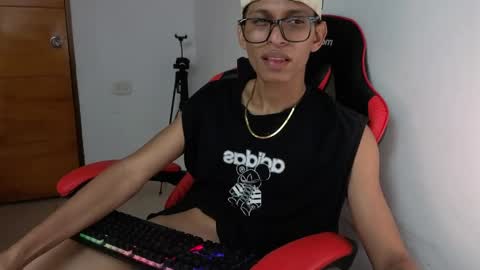 niklaus_wolf online show from 04-03-26, 05:38