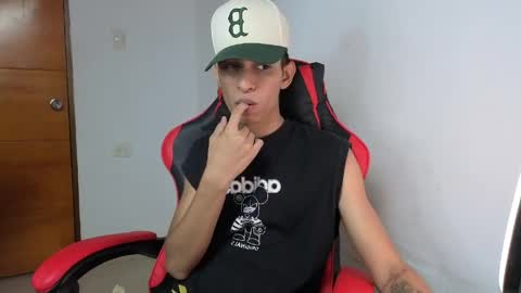 niklaus_wolf online show from 04-13-26, 01:44