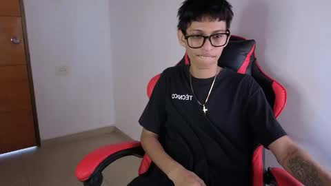 niklaus_wolf online show from 04-23-26, 04:09