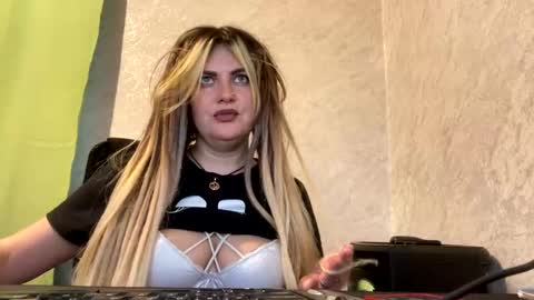 Nika online show from 12-12-24, 10:13