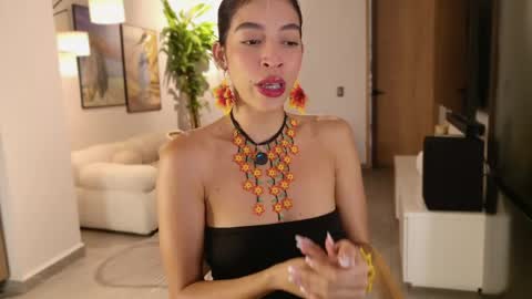 Snapshot of nikol_je chatting on 05-23-26, 09:19 Nicole cam online show from 05-23-26, 09:19