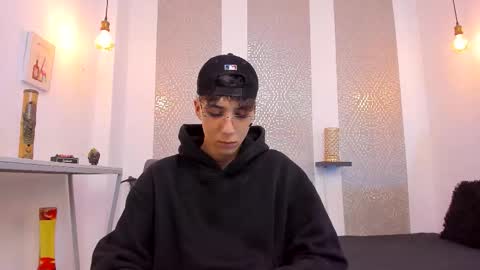    online show from 11-03-25, 04:14