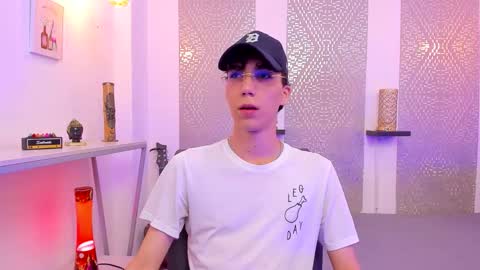    online show from 12-18-25, 04:29