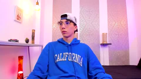    online show from 12-22-25, 04:09