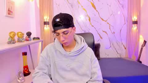    online show from 02-11-26, 03:22