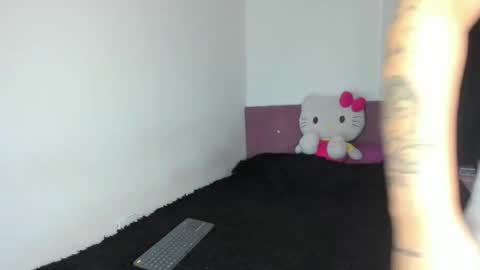 Nikole online show from 04-05-26, 04:20