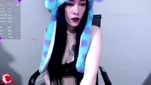 Snapshot of nikolleslut chatting on 07-31-26, 05:40 nikolleslut online show from 07-31-26, 05:40