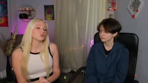 Snapshot of nikolo_rain chatting on 06-01-26, 12:51 Nik online show from 06-01-26, 12:51