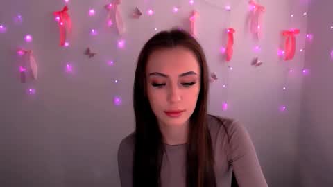 nikonara_ online show from 05-26-26, 12:01