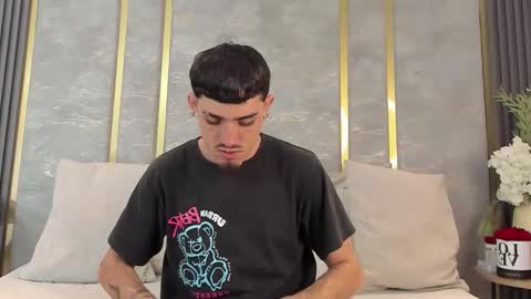 Niko Stone online show from 01-14-26, 05:24