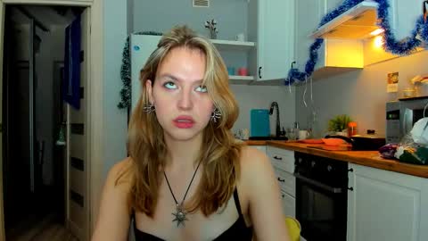 Snapshot of niky_jess chatting on 01-03-25, 07:18 Veronica online show from 01-03-25, 07:18