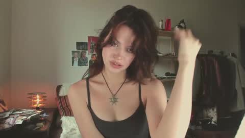Veronica online show from 05-21-26, 10:22