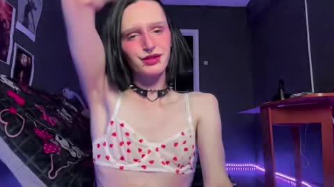 Niky online show from 04-18-26, 07:07