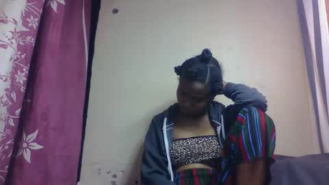 nilah online show from 10-18-25, 02:25