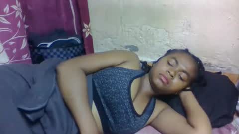 nilah online show from 12-21-25, 06:53