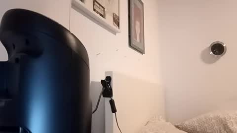 Snapshot of nildus87 chatting on 09-25-25, 06:33 nildus87 online show from 09-25-25, 06:33