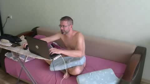 Snapshot of nilko80 chatting on 06-04-26, 01:55 nilko80 online show from 06-04-26, 01:55