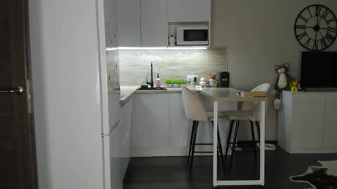 Bella online show from 10-07-25, 08:39