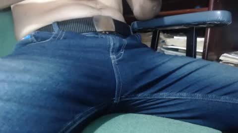 Snapshot of niluthydaniel chatting on 09-27-25, 11:59 niluthydaniel online show from 09-27-25, 11:59