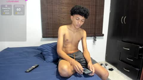 Snapshot of nilx_moon09 chatting on 01-05-25, 03:53 Nilx Jhon and Addam online show from 01-05-25, 03:53
