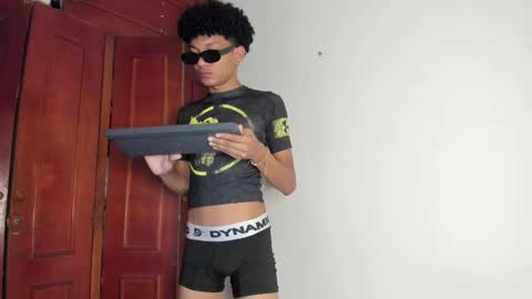 Snapshot of nilx_moon09 chatting on 02-11-25, 09:25 Nilx Jhon and Addam online show from 02-11-25, 09:25
