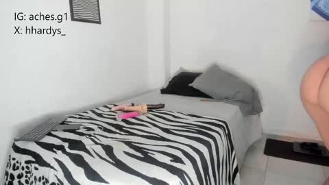 Snapshot of nilx_moon09 chatting on 02-25-25, 12:25 Nilx Jhon and Addam online show from 02-25-25, 12:25