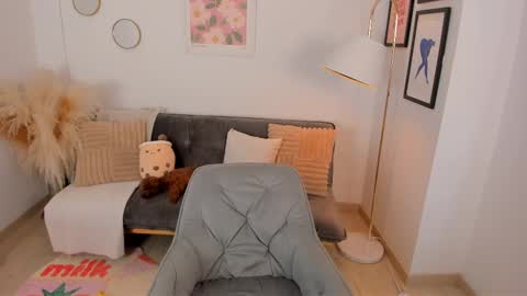 NINA online show from 02-19-25, 09:36