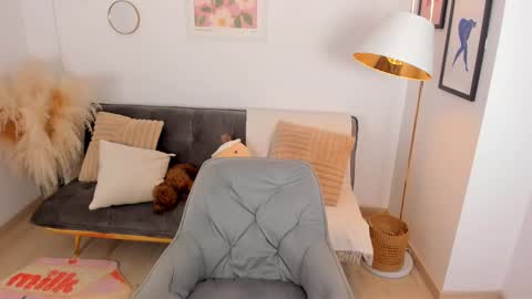 NINA online show from 02-28-25, 07:03