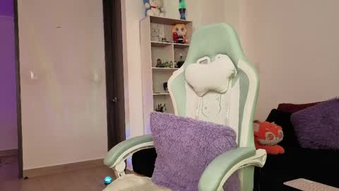 Nina Neon Nostrade online show from 04-16-26, 10:23