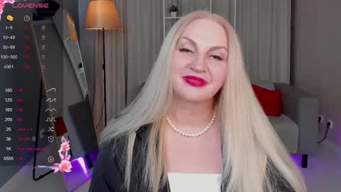 Snapshot of nina_deville chatting on 10-15-25, 03:56 Nina online show from 10-15-25, 03:56