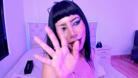 Nina Fox  online show from 05-16-26, 12:40