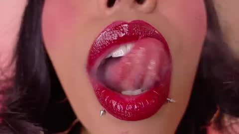 Nina Fox  online show from 07-17-26, 12:06