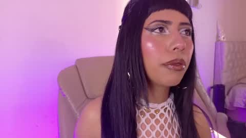 Nina Fox  online show from 07-22-26, 06:54