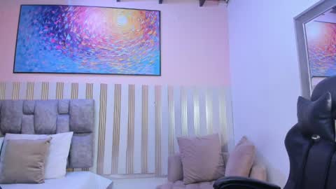 nina_glow_ online show from 04-06-26, 11:33