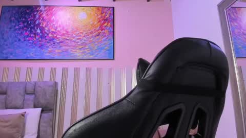 nina_glow_ online show from 05-06-26, 11:37