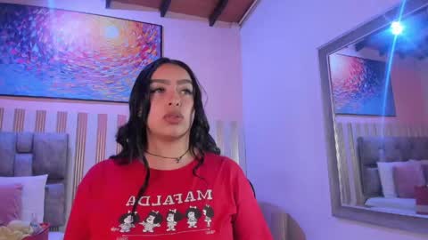 nina_glow_ online show from 05-26-26, 11:17