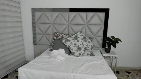  Nina  online show from 02-22-25, 11:03