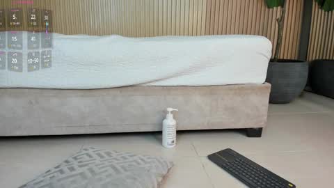 NINA online show from 02-25-25, 03:05