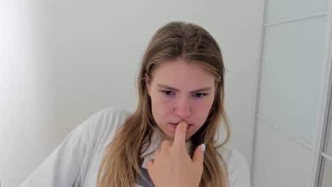 ninarihh online show from 09-15-25, 09:20