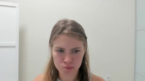 ninarihh online show from 09-22-25, 08:05