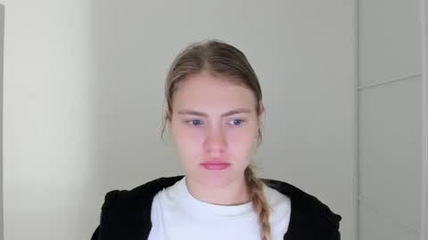 ninarihh online show from 10-19-25, 07:20